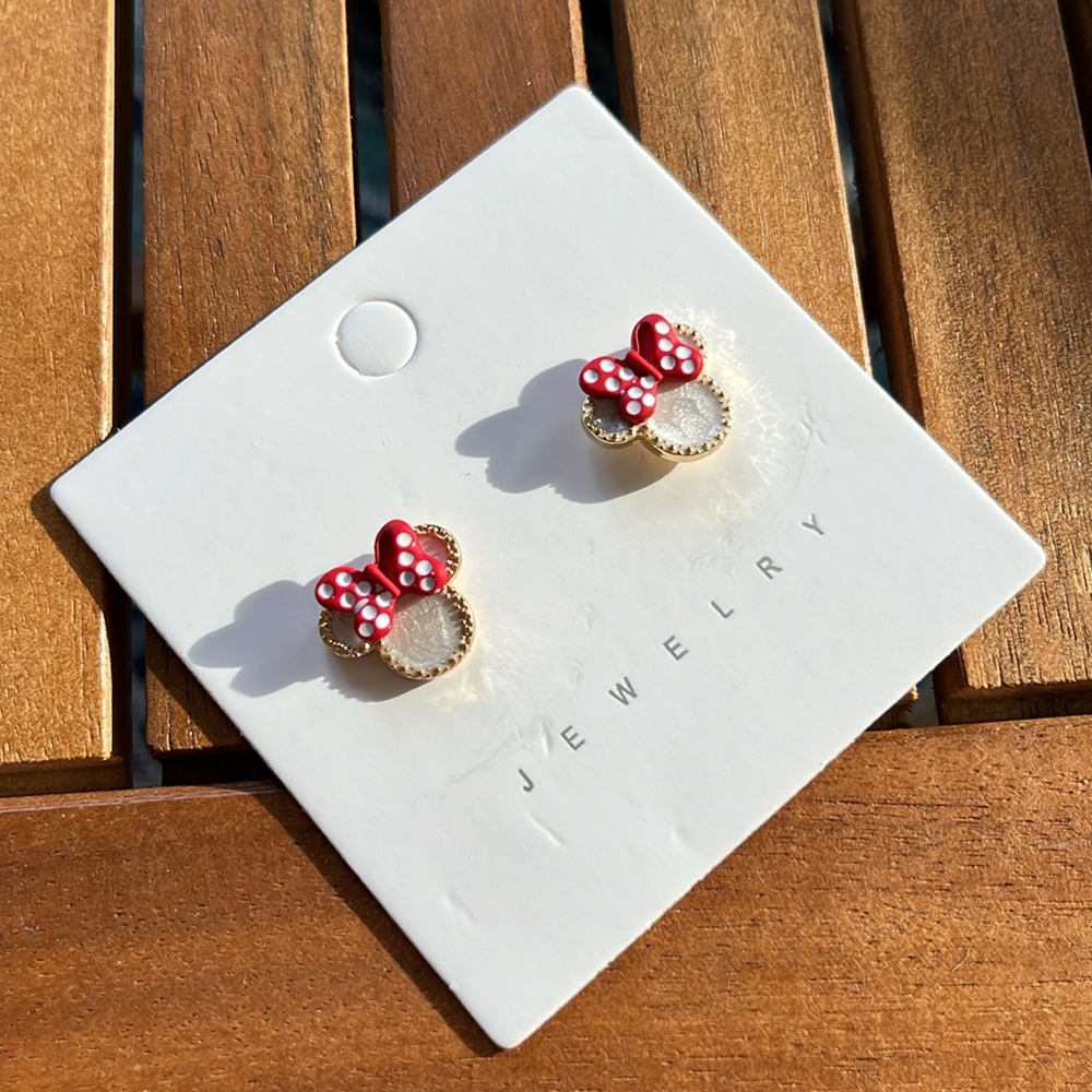 Minnie Mouse With Red Dotted Bow Earrings - Picture 3 of 5